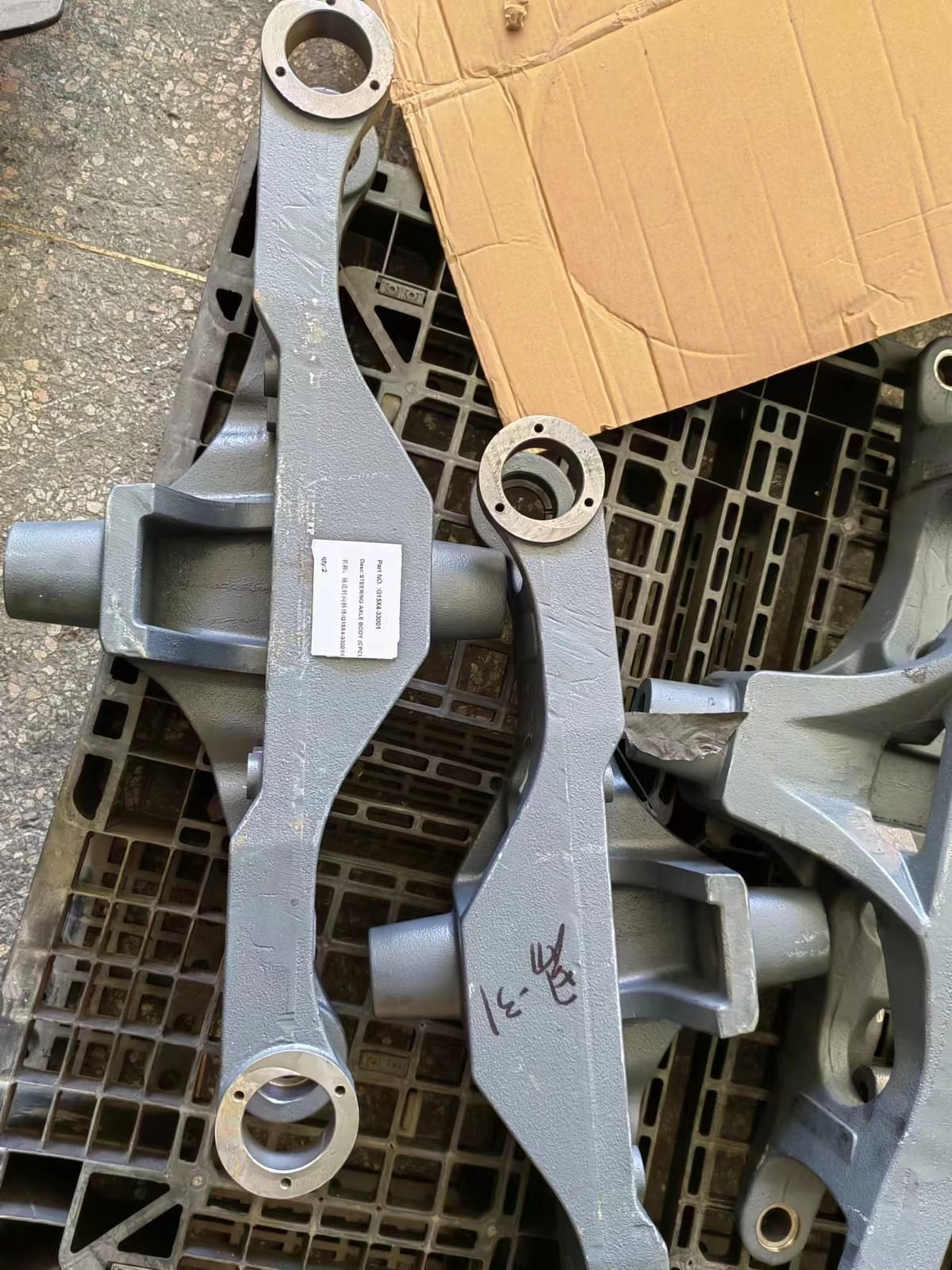 G15X4-33001 CPCD15 Forklift Steering Axle Body